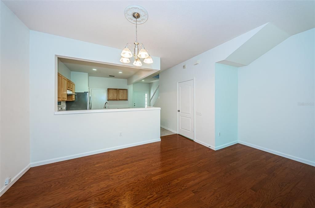 For Sale: $275,000 (3 beds, 2 baths, 1588 Square Feet)