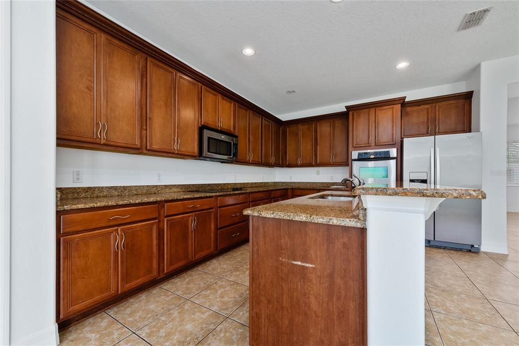 Active With Contract: $3,200 (4 beds, 2 baths, 3290 Square Feet)