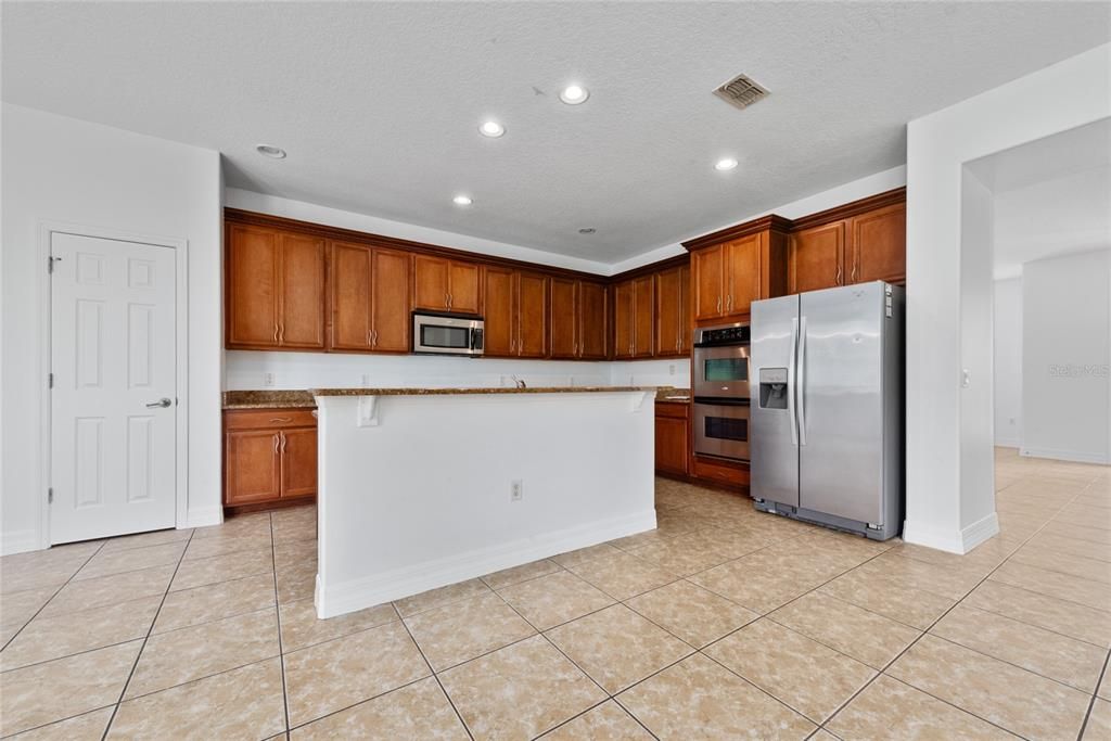 Active With Contract: $3,200 (4 beds, 2 baths, 3290 Square Feet)