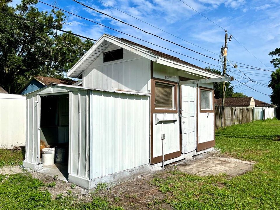 Active With Contract: $264,400 (2 beds, 2 baths, 1172 Square Feet)