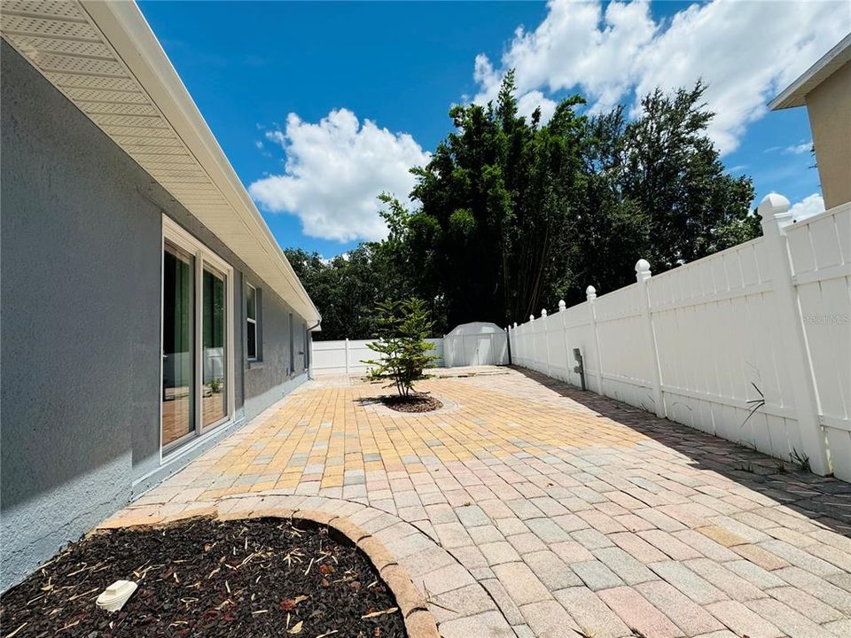 courtyard left side