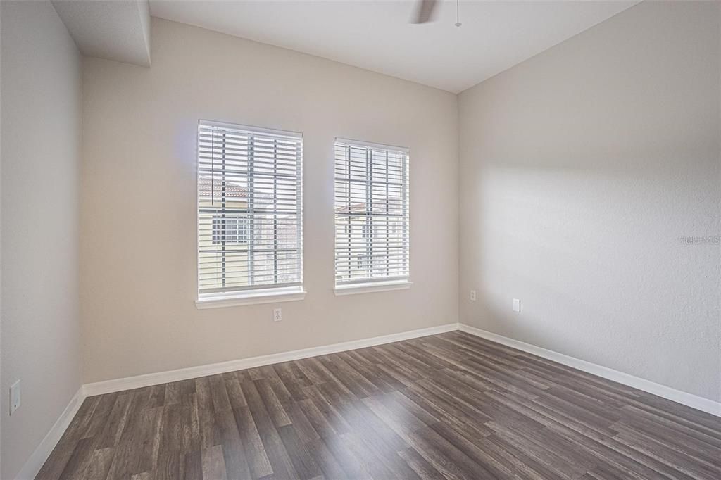 Active With Contract: $2,850 (2 beds, 2 baths, 1349 Square Feet)