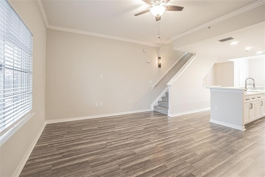 Active With Contract: $2,850 (2 beds, 2 baths, 1349 Square Feet)