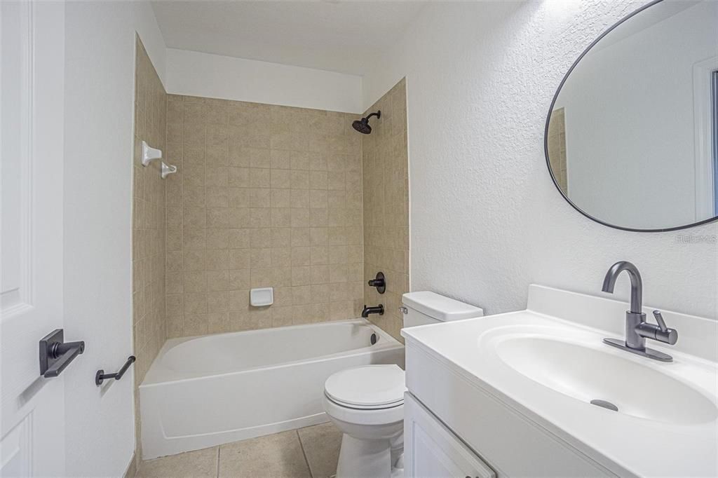 Active With Contract: $2,850 (2 beds, 2 baths, 1349 Square Feet)