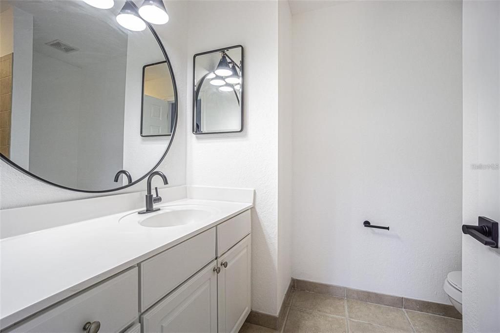 Active With Contract: $2,850 (2 beds, 2 baths, 1349 Square Feet)