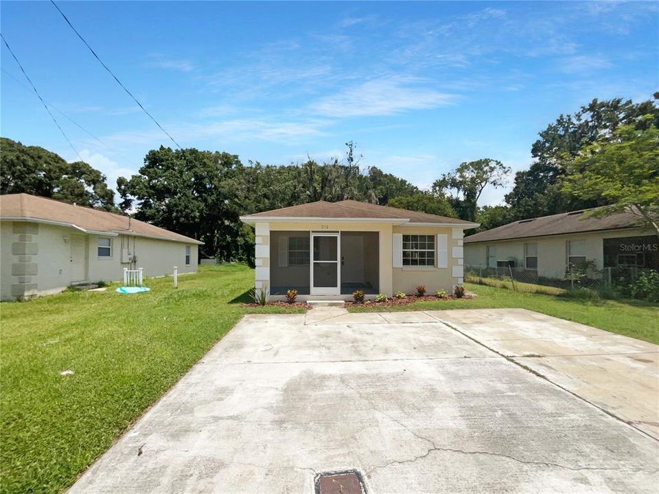 Recently Sold: $230,000 (3 beds, 2 baths, 1130 Square Feet)