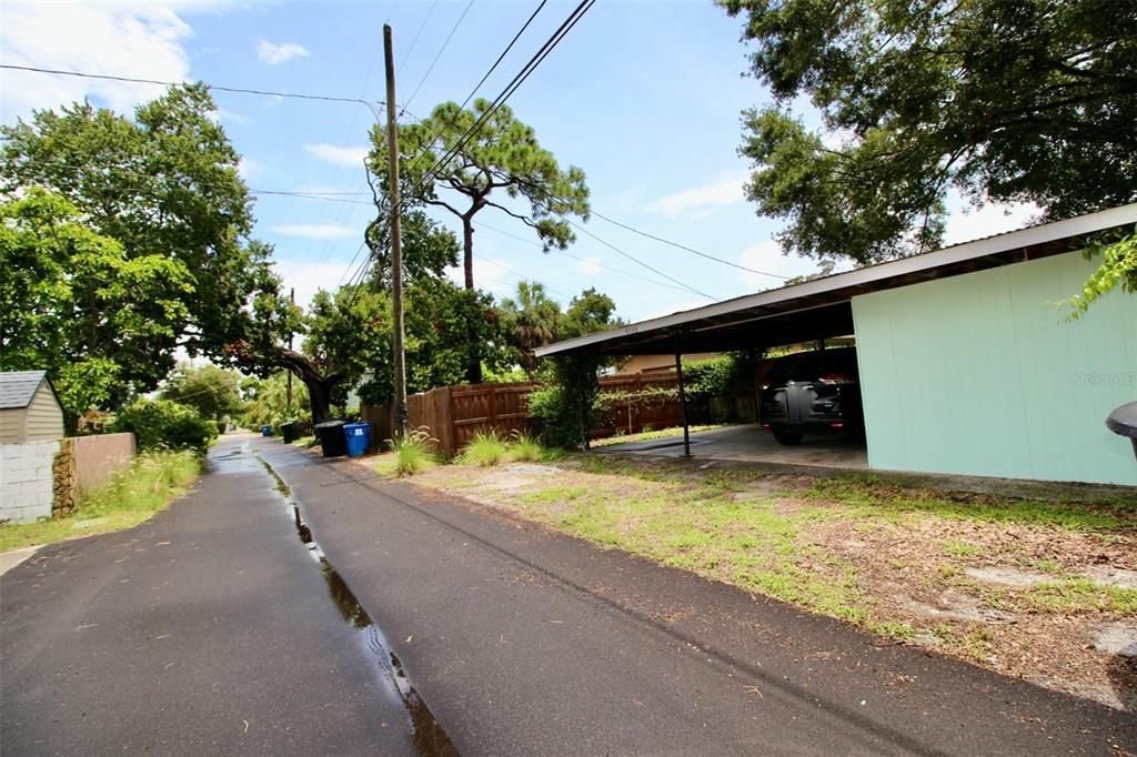 For Sale: $355,000 (3 beds, 2 baths, 936 Square Feet)