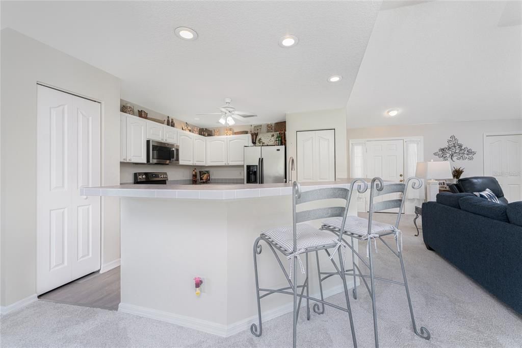 Active With Contract: $359,000 (2 beds, 2 baths, 1531 Square Feet)