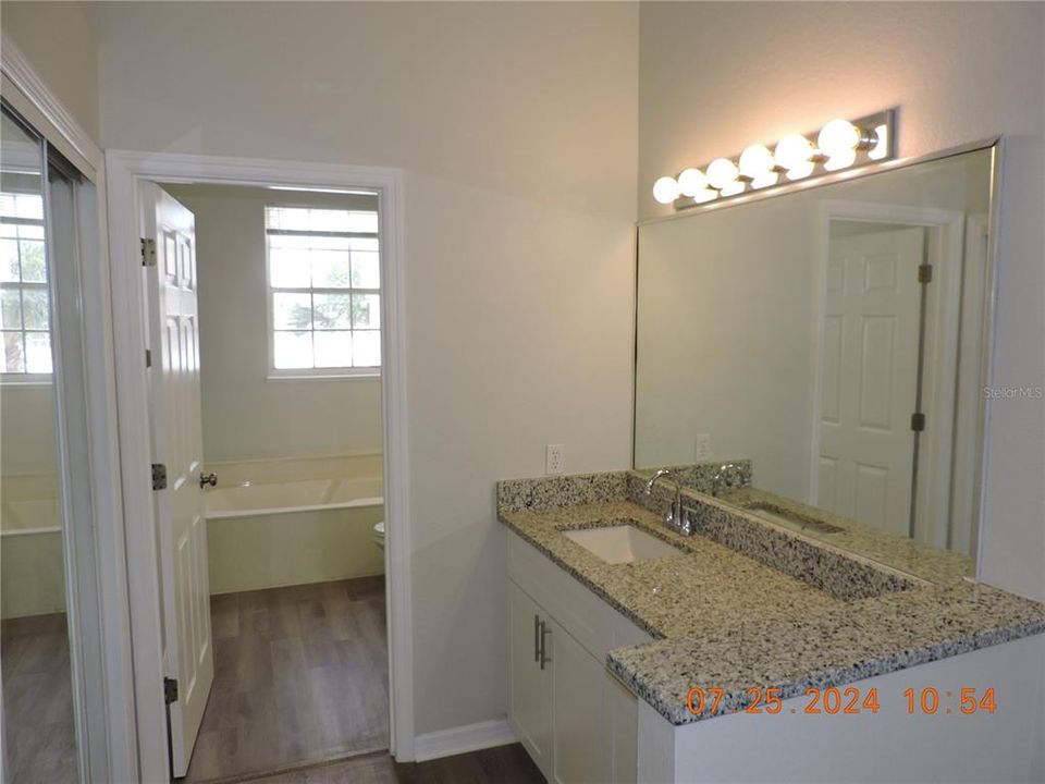 Active With Contract: $2,275 (2 beds, 2 baths, 1337 Square Feet)