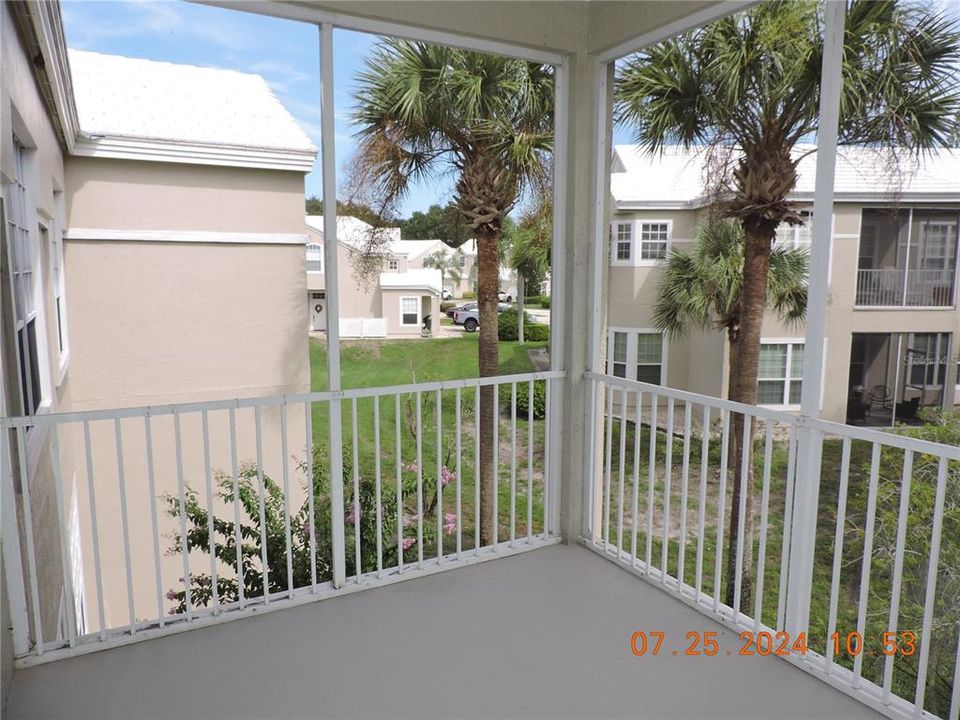 Active With Contract: $2,275 (2 beds, 2 baths, 1337 Square Feet)