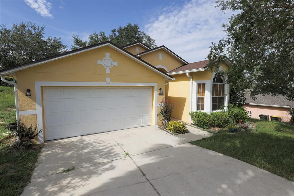 Active With Contract: $329,900 (3 beds, 2 baths, 1569 Square Feet)