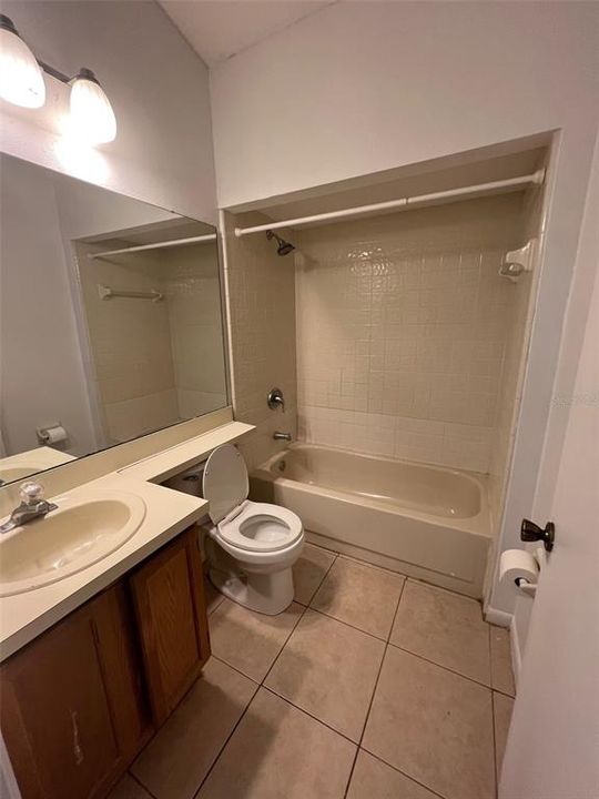 For Rent: $1,950 (2 beds, 2 baths, 999 Square Feet)