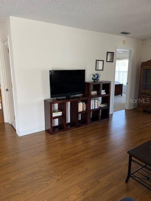 For Rent: $1,500 (2 beds, 2 baths, 1102 Square Feet)