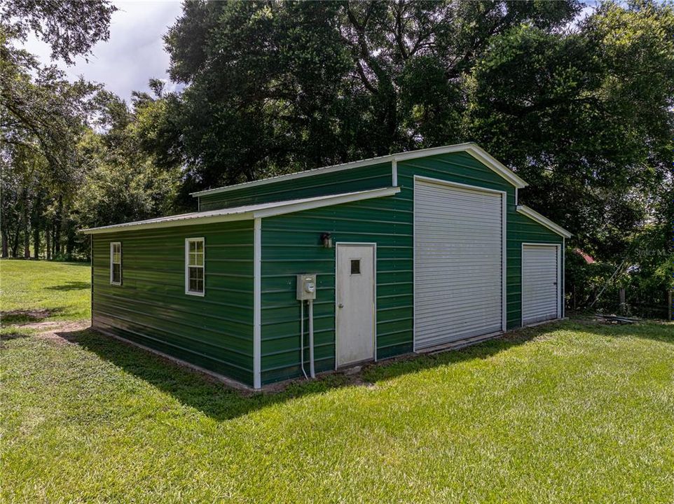 For Sale: $699,900 (3 beds, 2 baths, 2558 Square Feet)