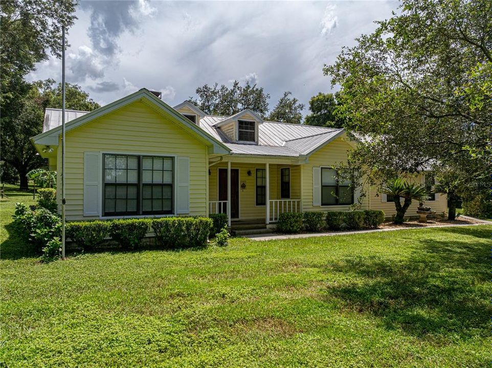 For Sale: $699,900 (3 beds, 2 baths, 2558 Square Feet)