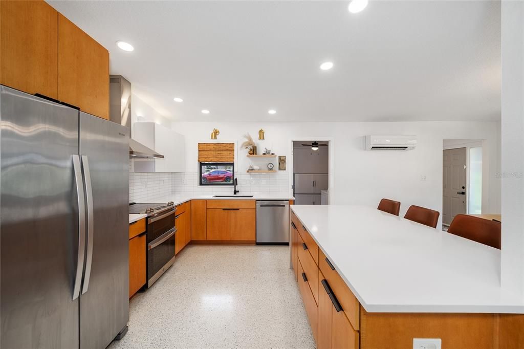 Activo con contrato: $359,900 (3 camas, 2 baños, 1496 Pies cuadrados)