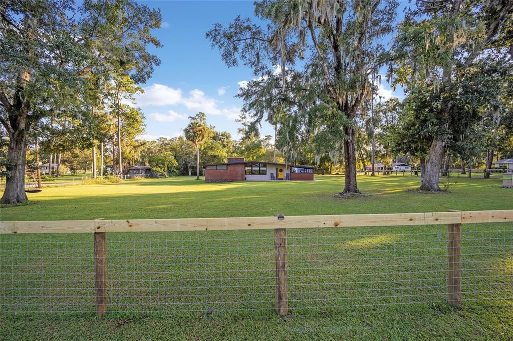 Active With Contract: $359,900 (3 beds, 2 baths, 1496 Square Feet)