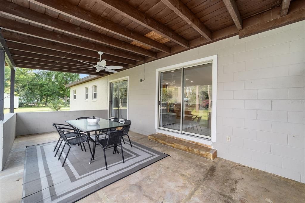 Active With Contract: $359,900 (3 beds, 2 baths, 1496 Square Feet)