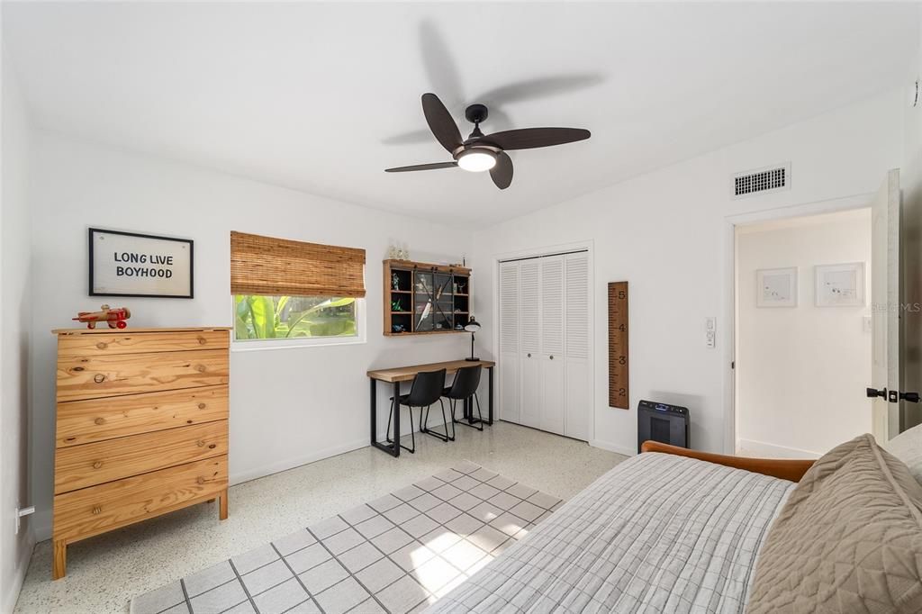 Active With Contract: $359,900 (3 beds, 2 baths, 1496 Square Feet)