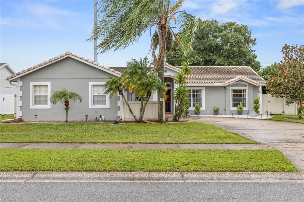 Recently Sold: $385,000 (4 beds, 2 baths, 1491 Square Feet)