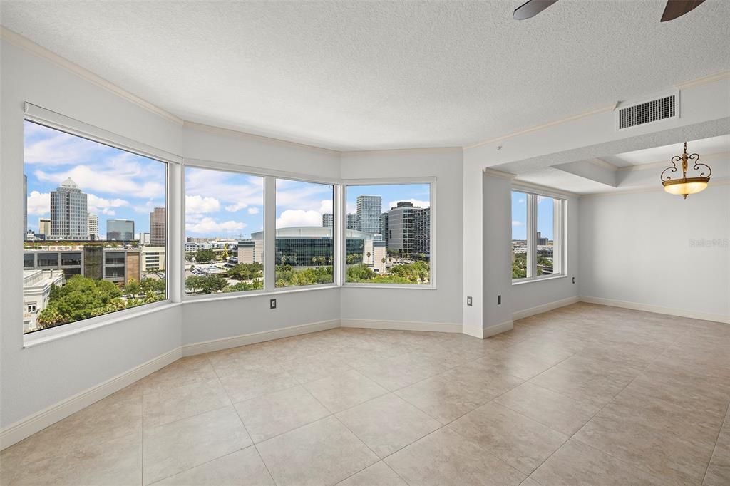 Active With Contract: $4,950 (2 beds, 2 baths, 1821 Square Feet)