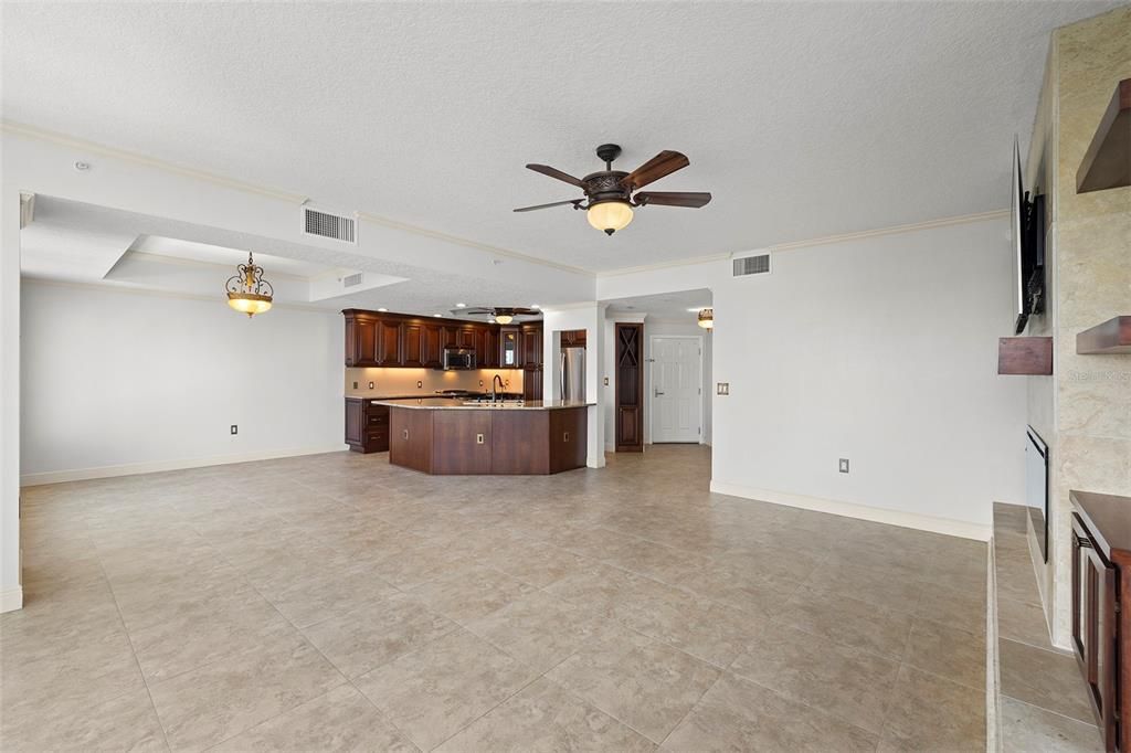 Active With Contract: $4,950 (2 beds, 2 baths, 1821 Square Feet)