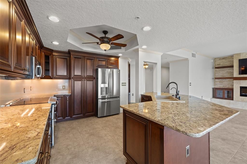 Active With Contract: $4,950 (2 beds, 2 baths, 1821 Square Feet)