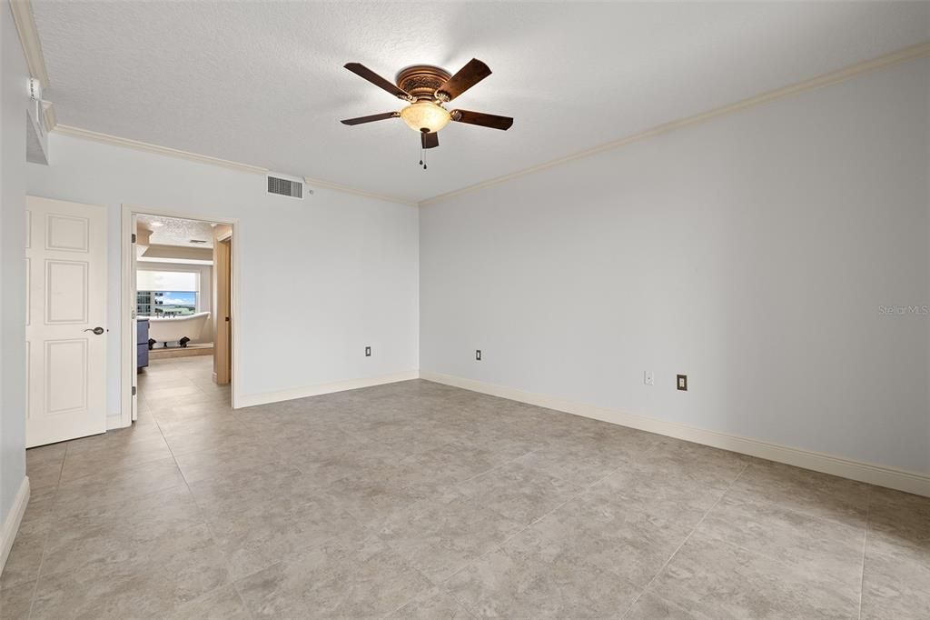 Active With Contract: $4,950 (2 beds, 2 baths, 1821 Square Feet)