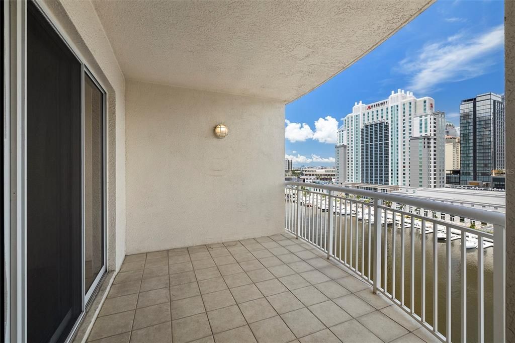 Active With Contract: $4,950 (2 beds, 2 baths, 1821 Square Feet)