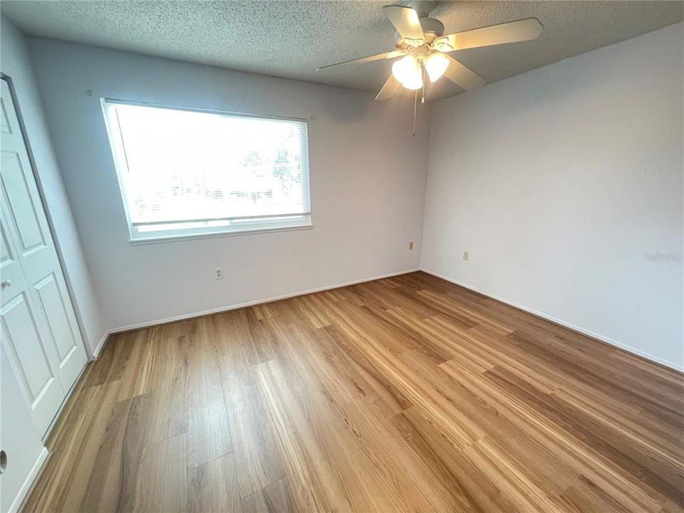 Active With Contract: $1,700 (2 beds, 1 baths, 990 Square Feet)