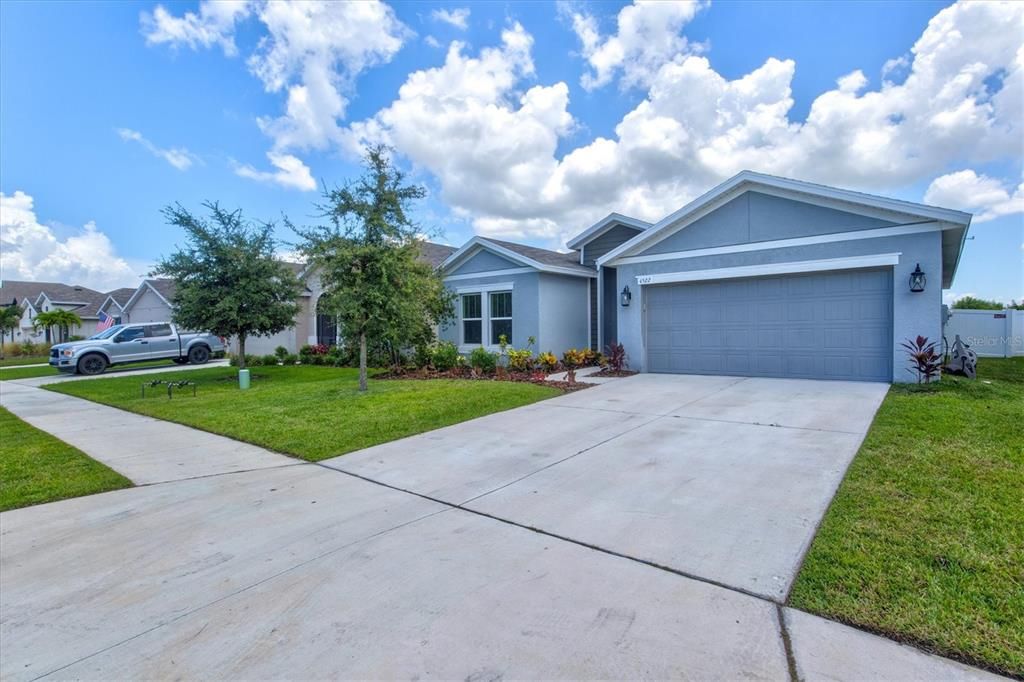 Active With Contract: $349,900 (3 beds, 2 baths, 1527 Square Feet)