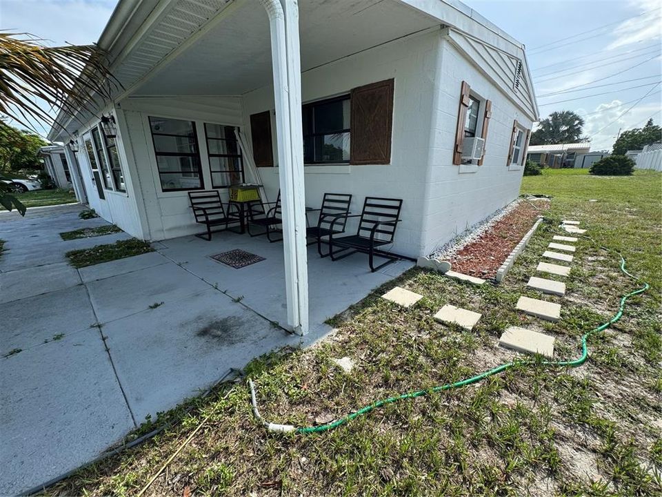 For Sale: $210,000 (3 beds, 2 baths, 1160 Square Feet)