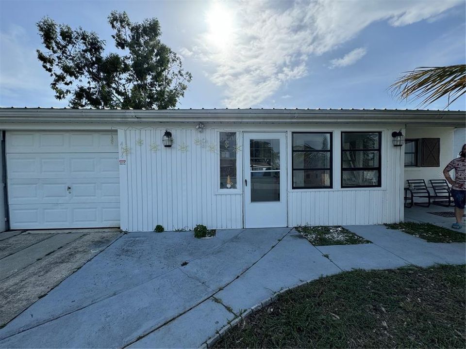 For Sale: $210,000 (3 beds, 2 baths, 1160 Square Feet)