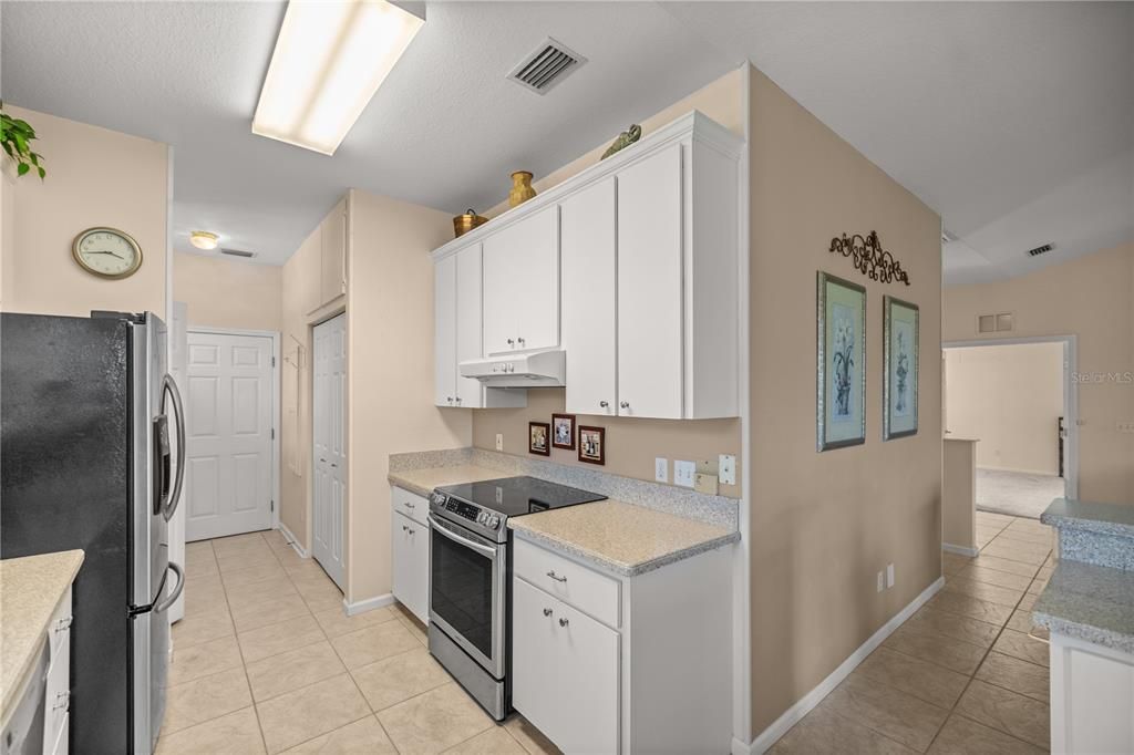 For Sale: $279,400 (3 beds, 2 baths, 1710 Square Feet)