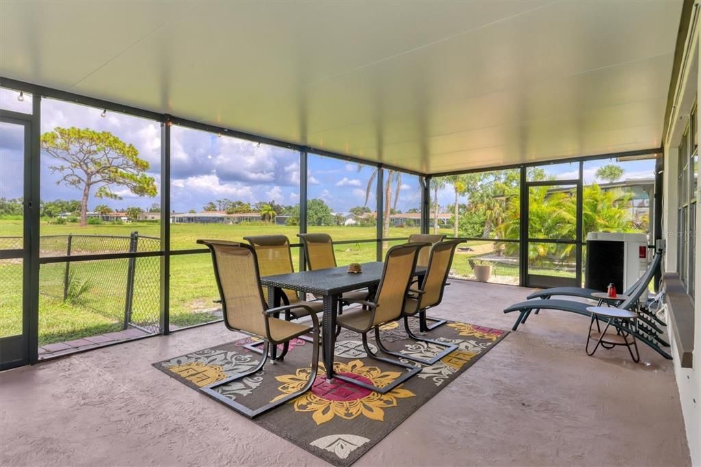 lanai/screened porch