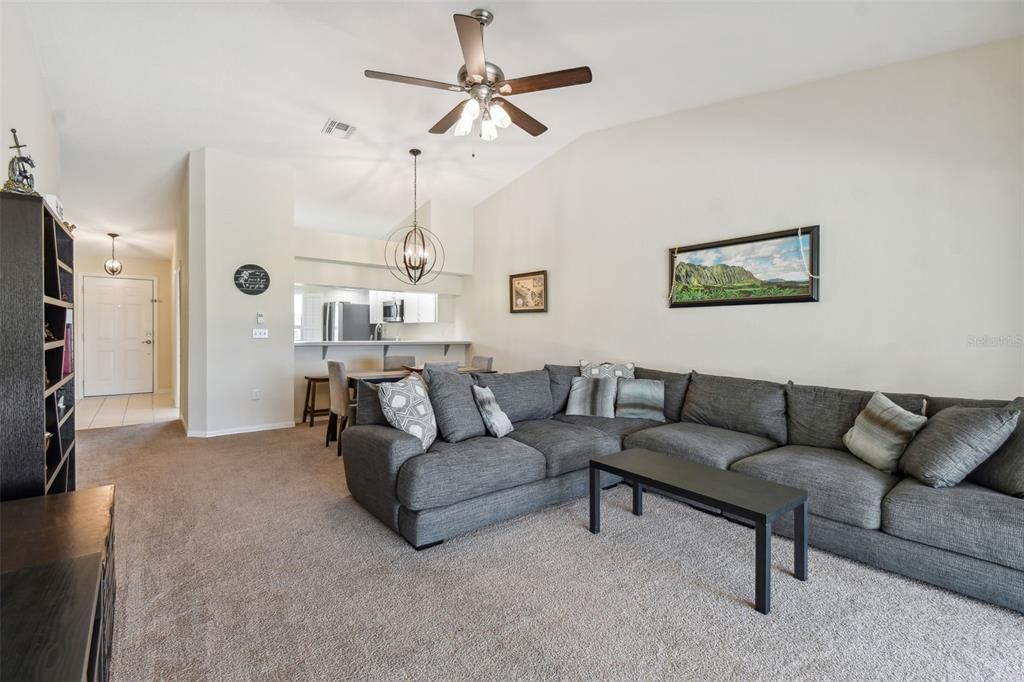 Active With Contract: $290,000 (3 beds, 2 baths, 1493 Square Feet)