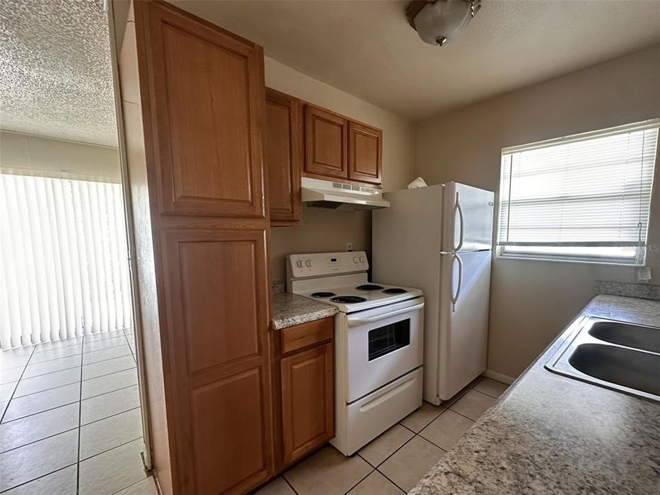 For Rent: $1,000 (1 beds, 1 baths, 608 Square Feet)