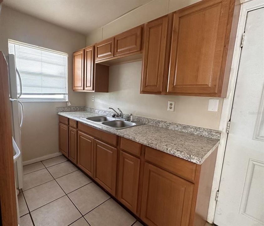 For Rent: $1,000 (1 beds, 1 baths, 608 Square Feet)