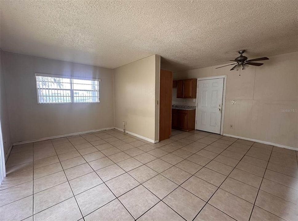 For Rent: $1,000 (1 beds, 1 baths, 608 Square Feet)