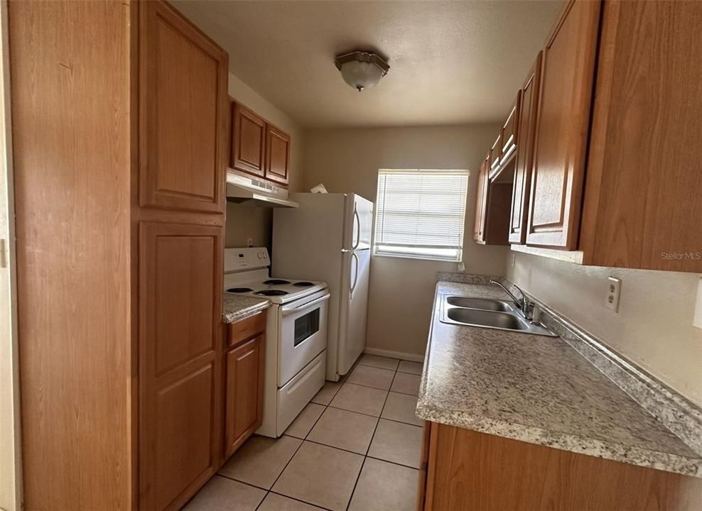 For Rent: $1,000 (1 beds, 1 baths, 608 Square Feet)