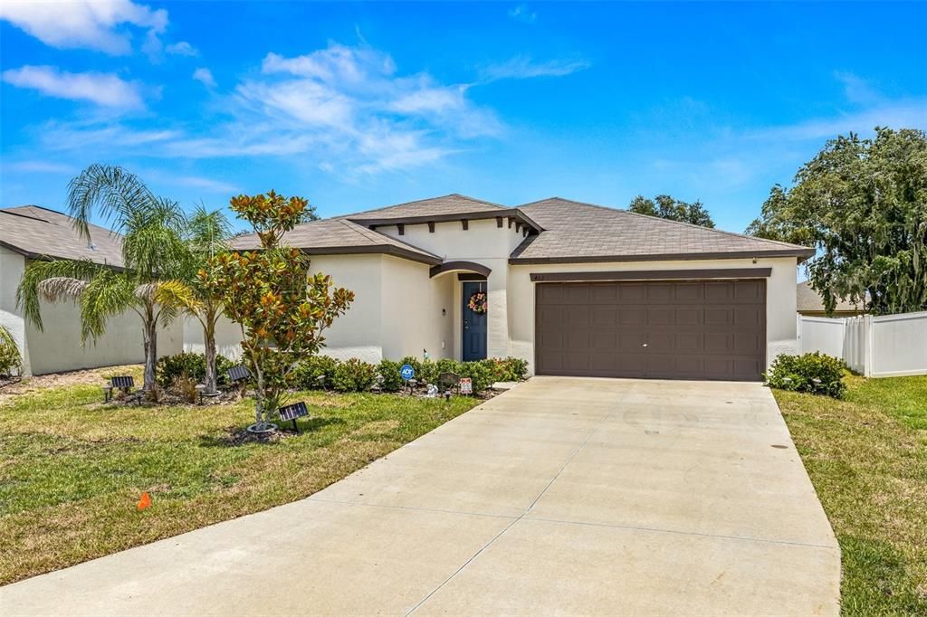 Active With Contract: $339,990 (4 beds, 2 baths, 1936 Square Feet)