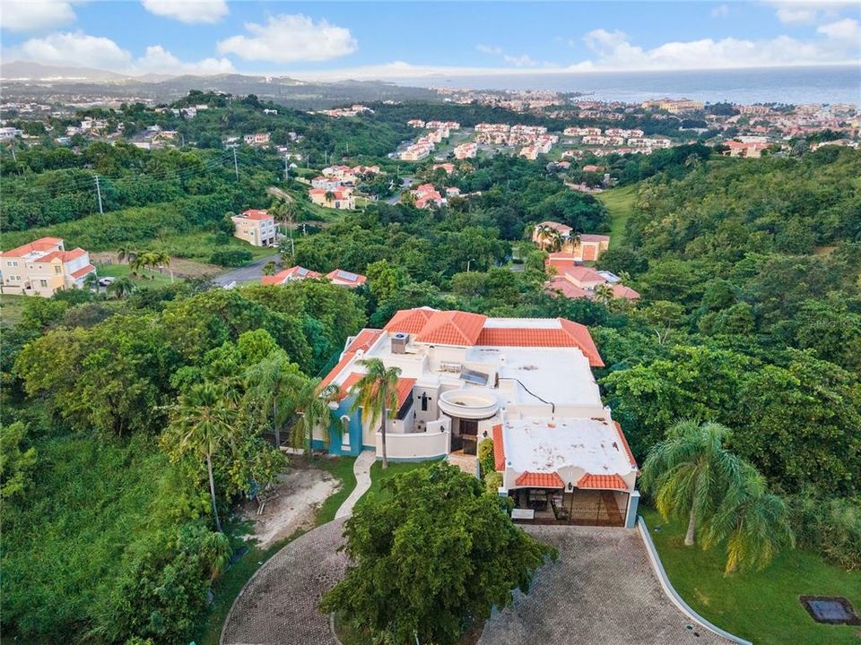 En Venta: $2,995,000 (4 camas, 5 baños, 3600 Pies cuadrados)