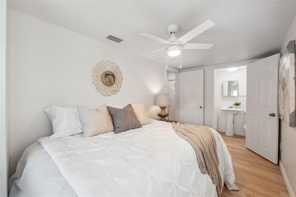 For Sale: $279,000 (3 beds, 2 baths, 1244 Square Feet)