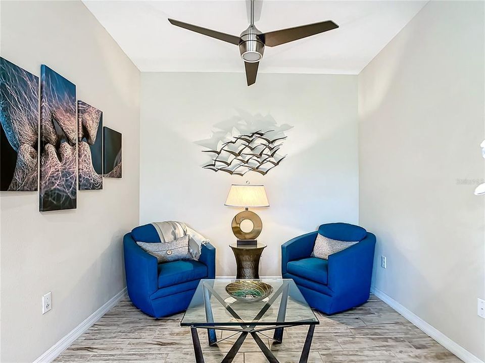 Sitting/dining room