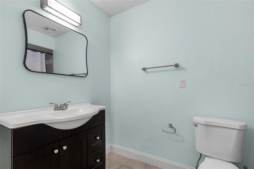 For Sale: $242,500 (2 beds, 2 baths, 1021 Square Feet)