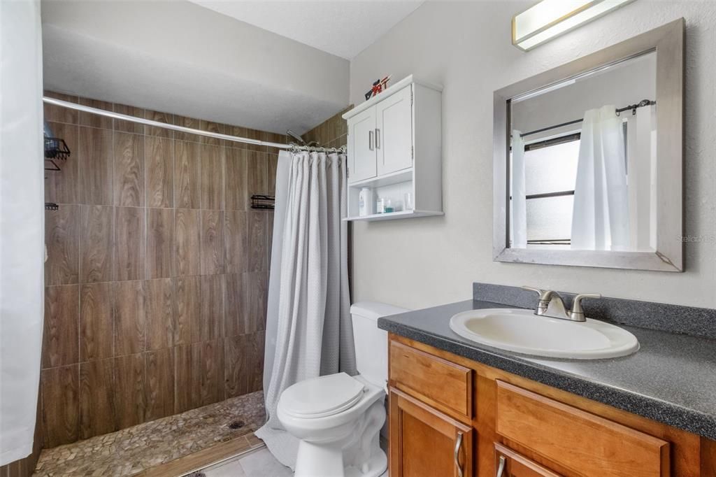 For Sale: $242,500 (2 beds, 2 baths, 1021 Square Feet)