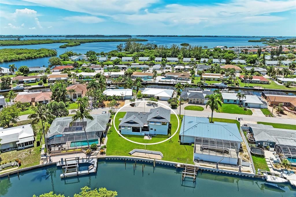 DIRECT ACCESS TO SARASOTA BAY / ANNA MARIA ISLAND - 3 miles