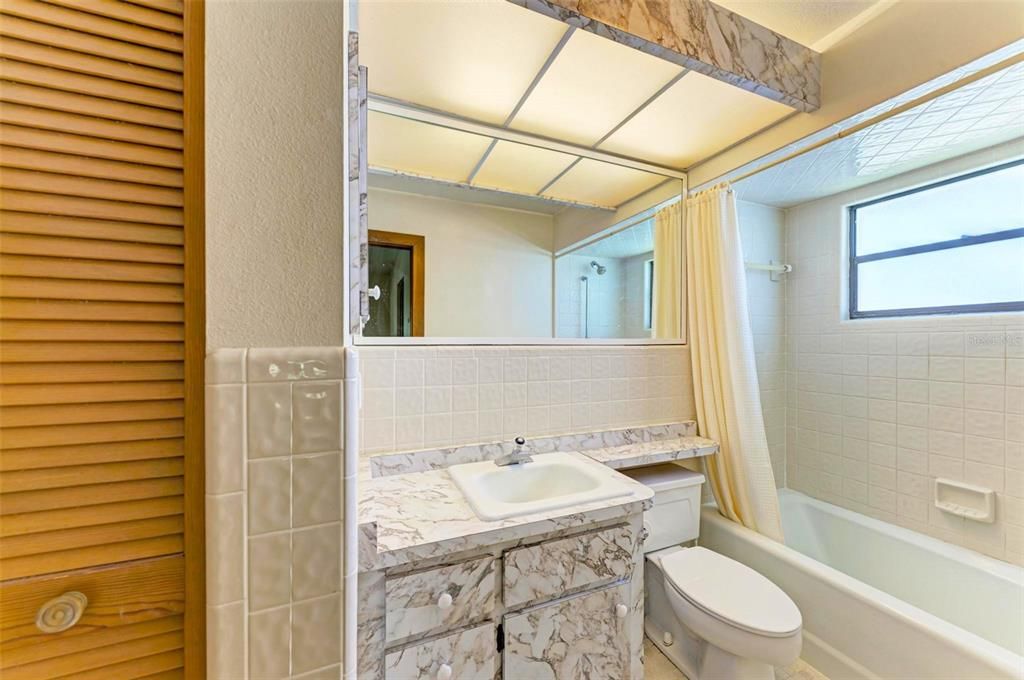 Put your final touches on this Bathroom, easy to enlarge.