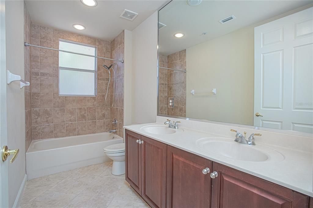 Active With Contract: $4,500 (3 beds, 2 baths, 2549 Square Feet)