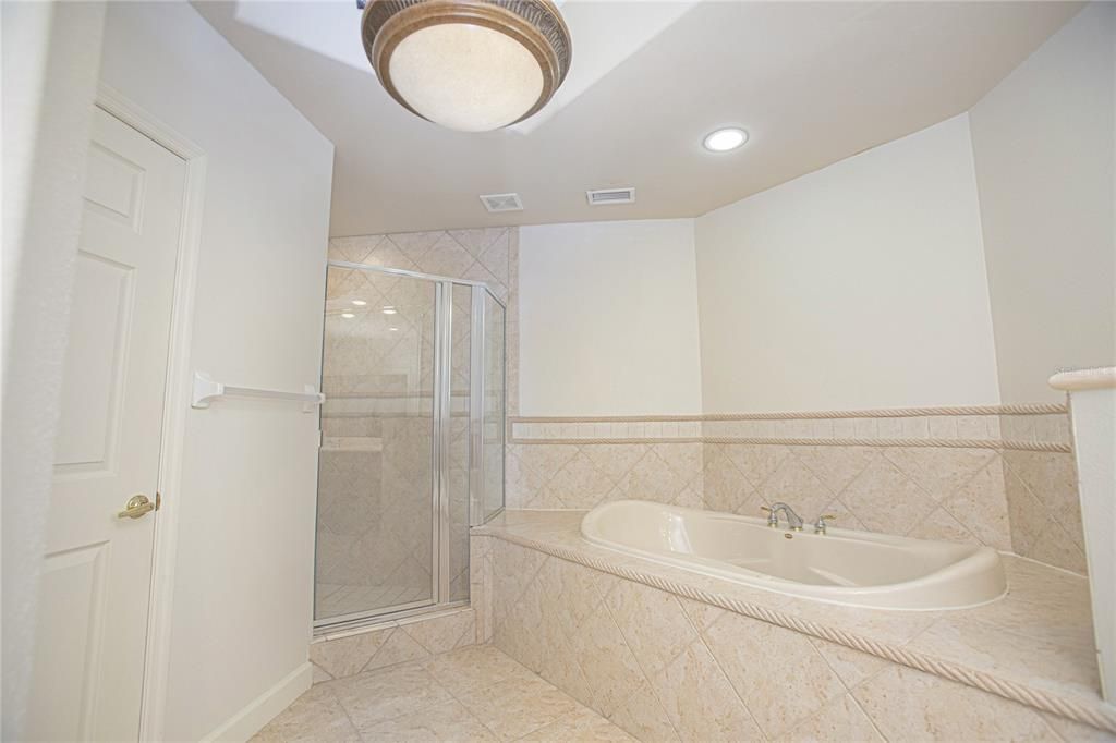 Active With Contract: $4,500 (3 beds, 2 baths, 2549 Square Feet)